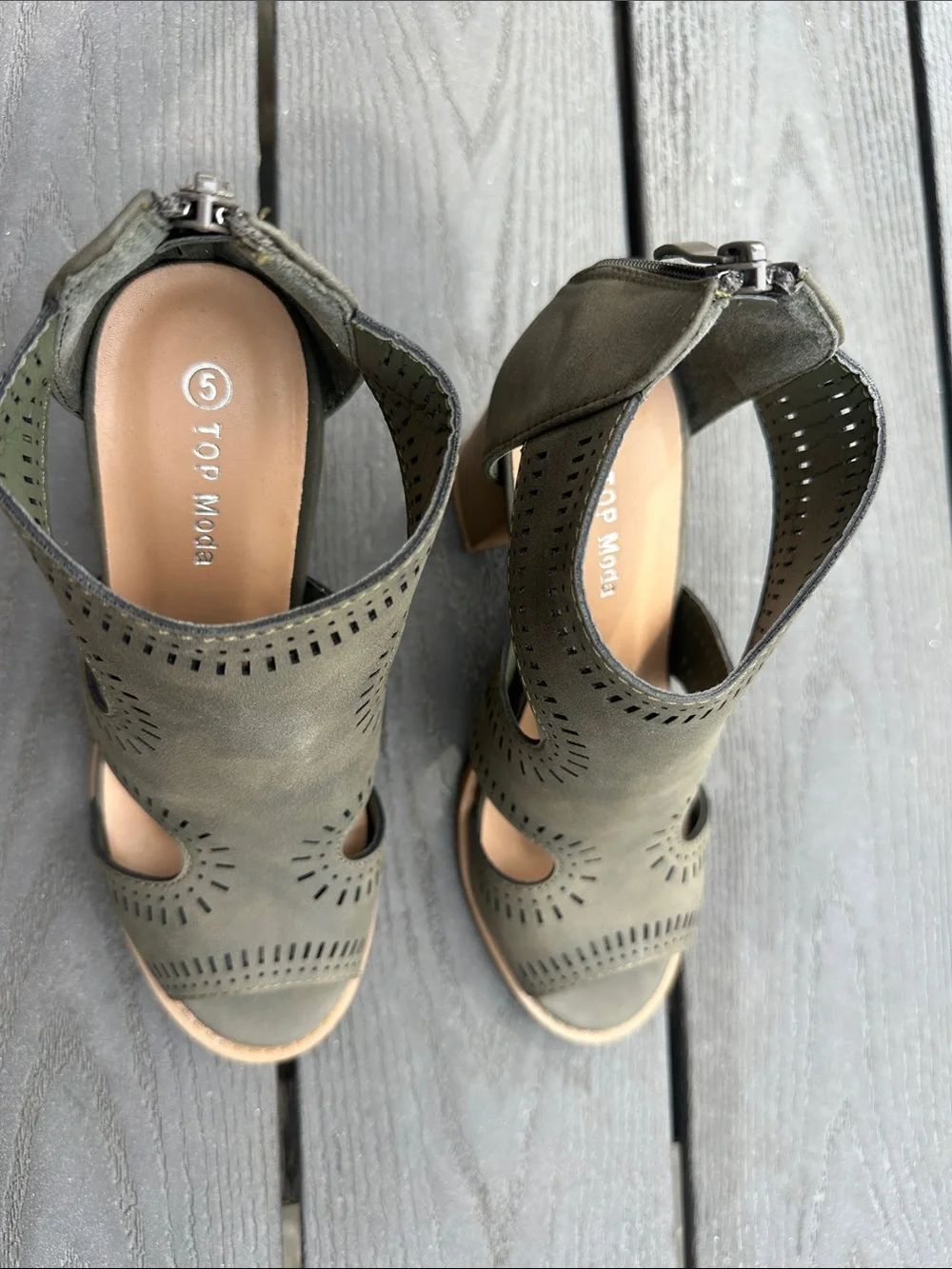 Brand New Top Moda Women's Olive Cutout Block Heel Sandals